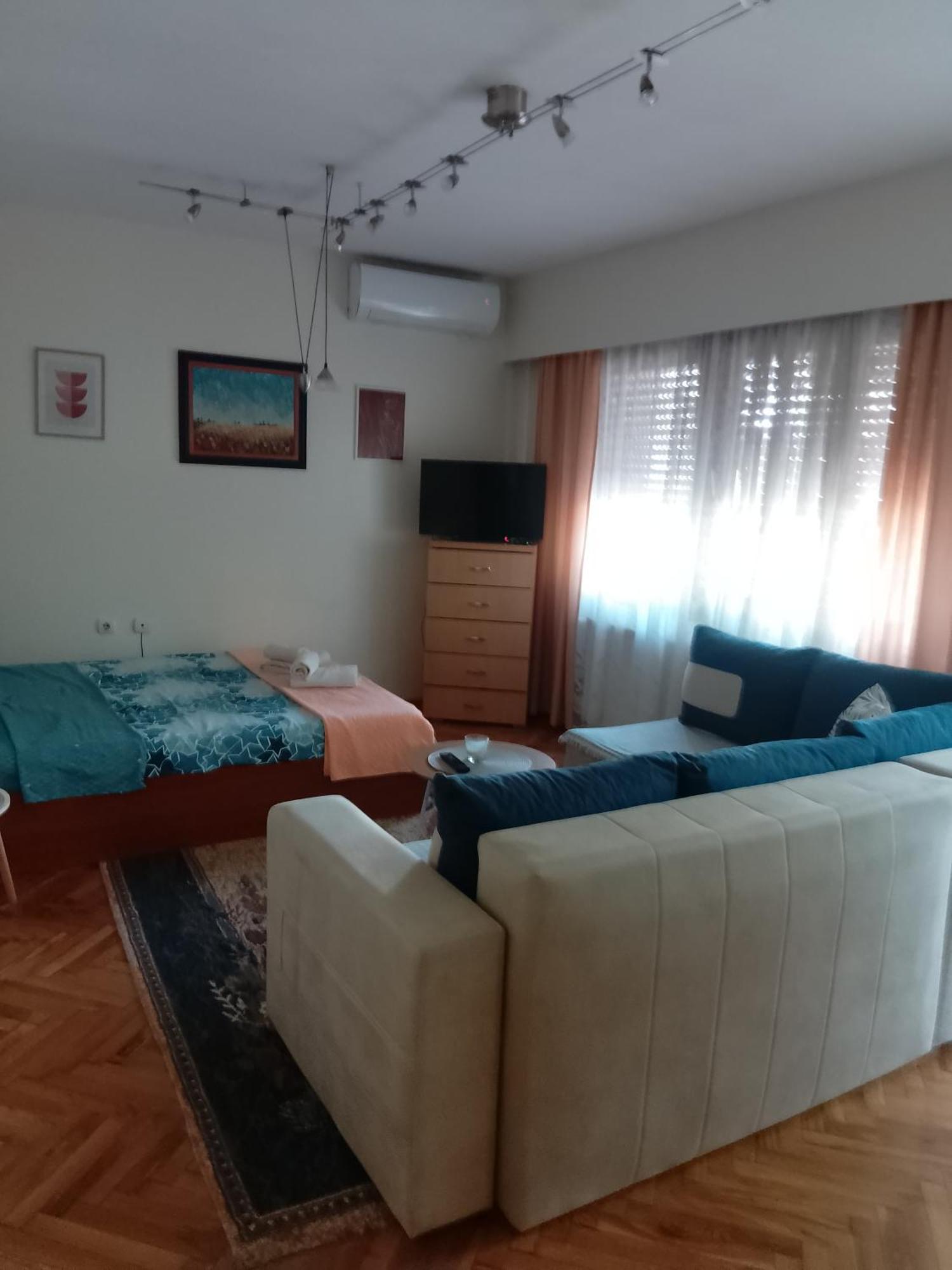 Fina Apartman Лесковац Екстериор снимка